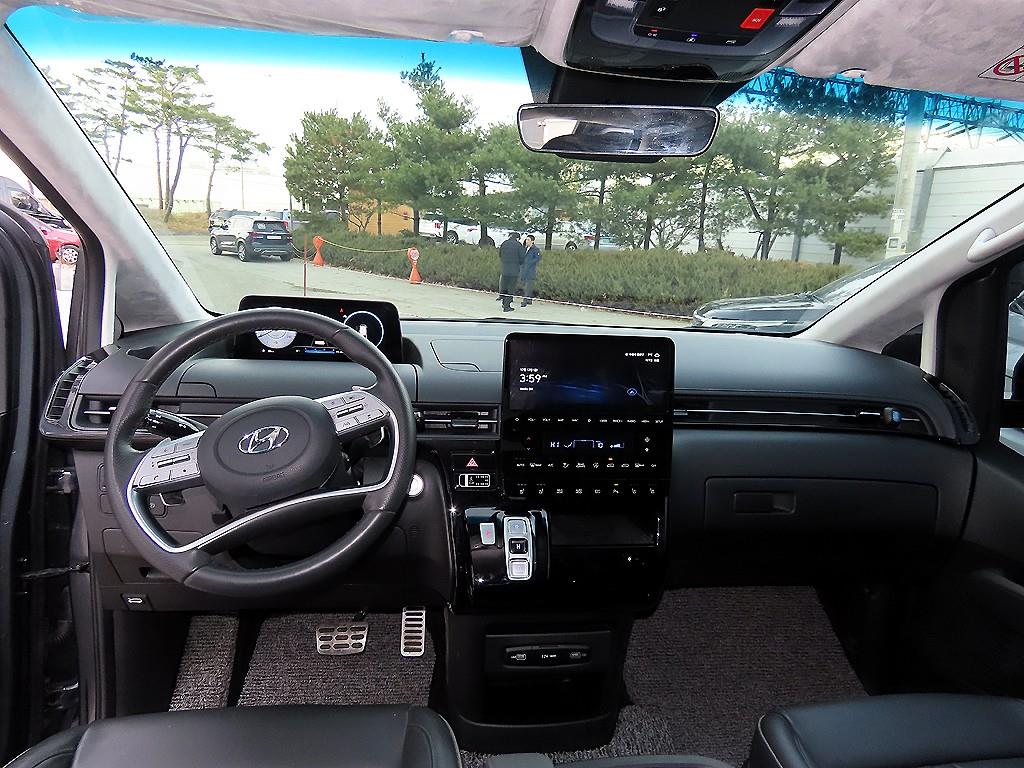 HYUNDAI Staria - Vista 8