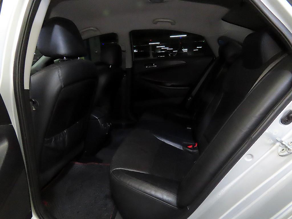 HYUNDAI Sonata - Vista 7