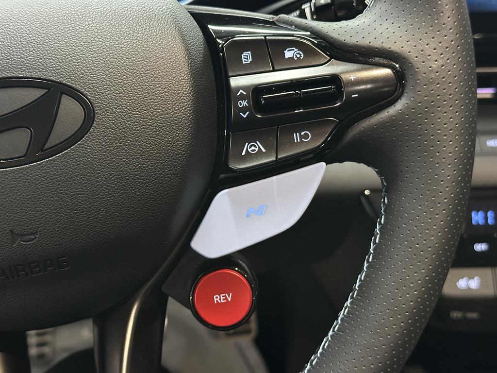 HYUNDAI Avante - Vista 11