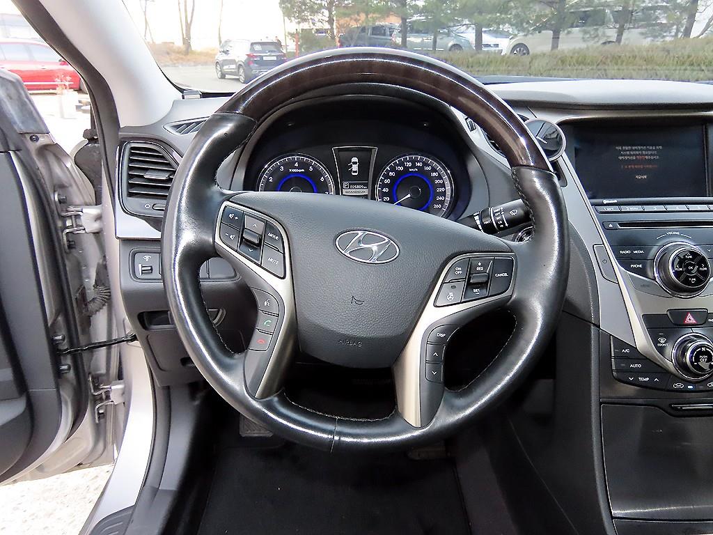 HYUNDAI Grandeur - Vista 8
