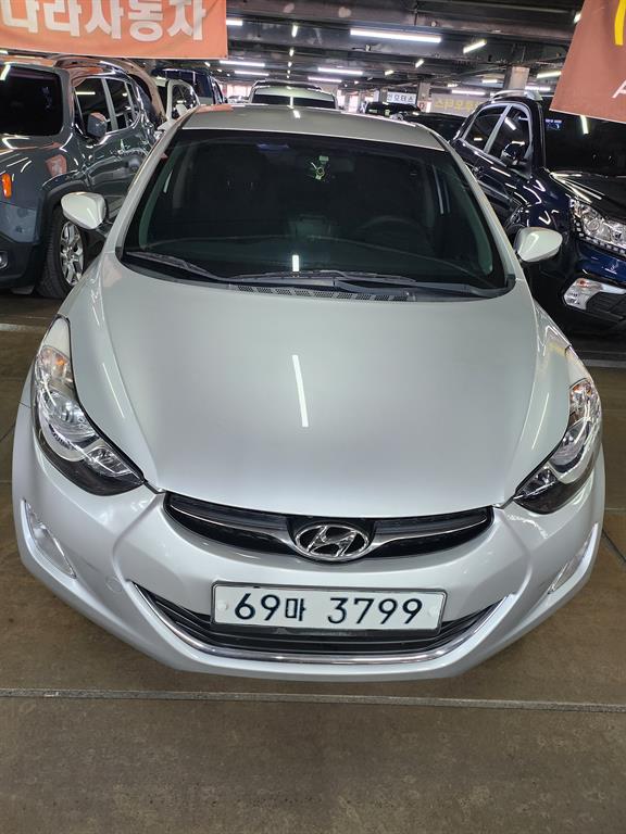 HYUNDAI Avante - Vista 4