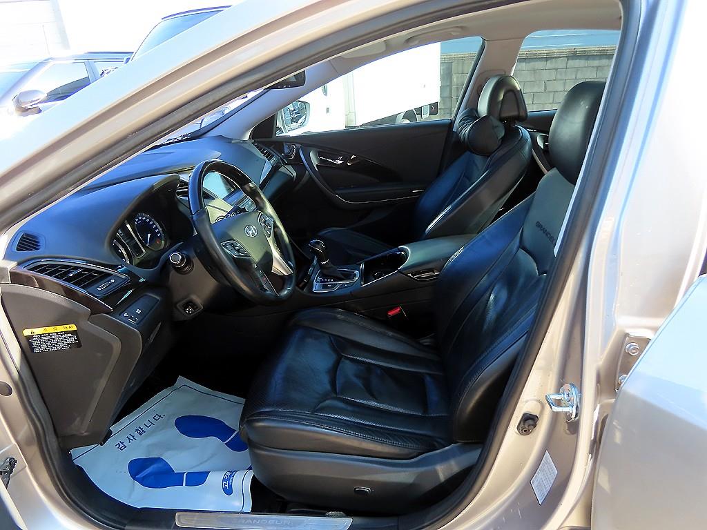 HYUNDAI Grandeur - Vista 5