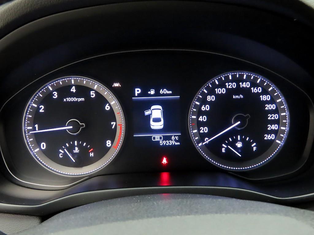 HYUNDAI Grandeur - Vista 5