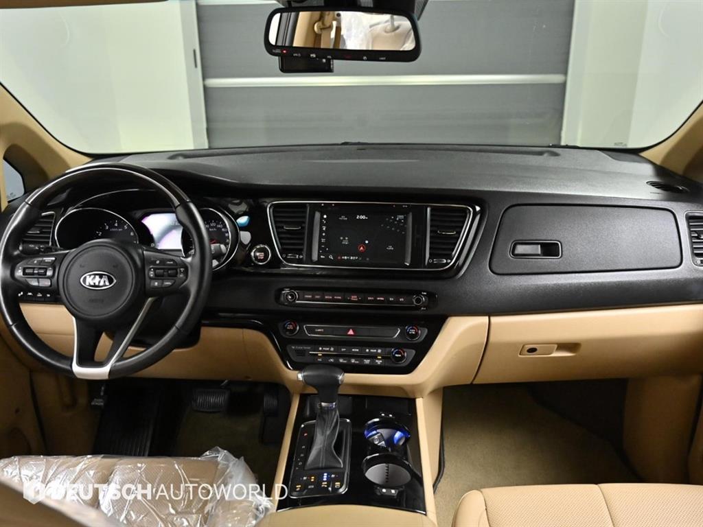 KIA Carnival - Vista 7