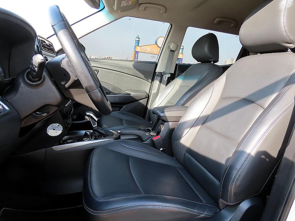 Ssangyong Tivoli - Vista 5