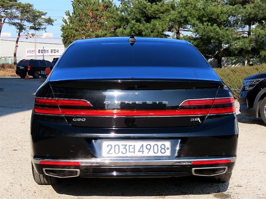 Genesis G90 - Vista 4