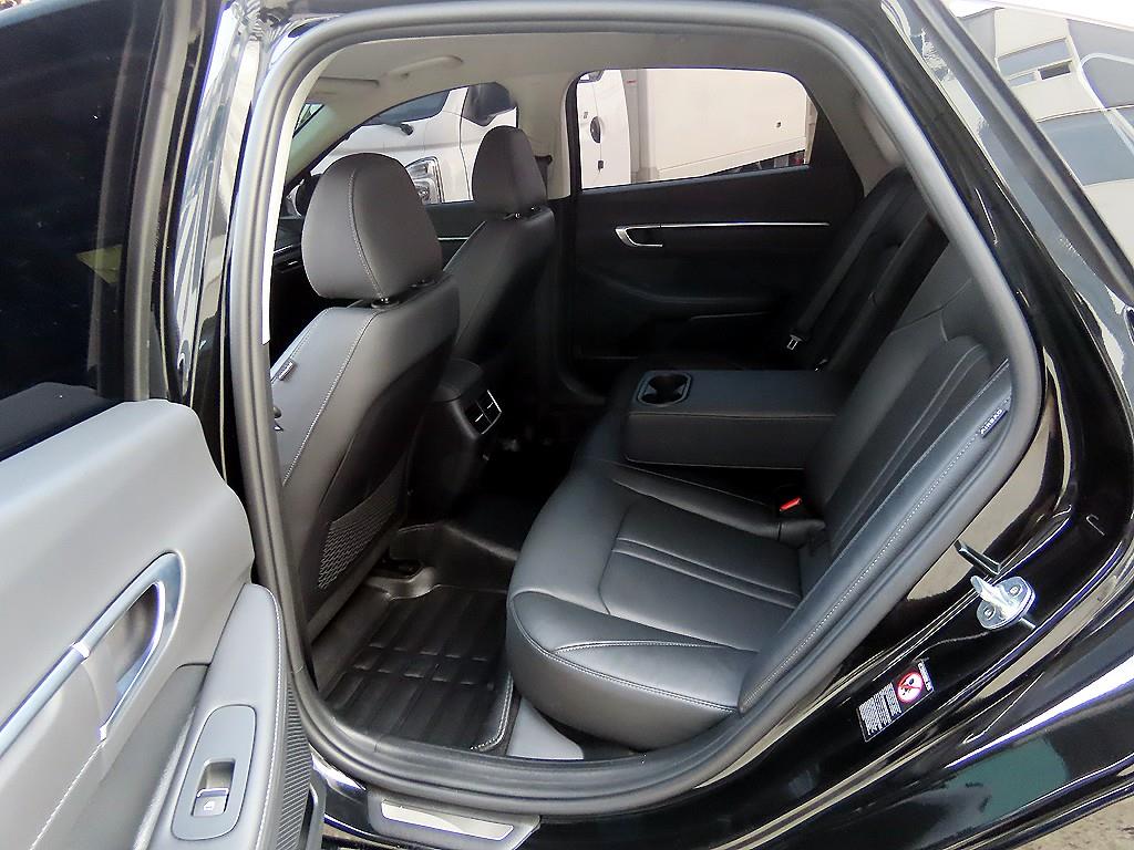 HYUNDAI Sonata - Vista 6