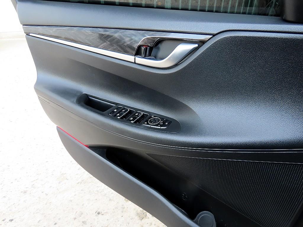 HYUNDAI Grandeur - Vista 11