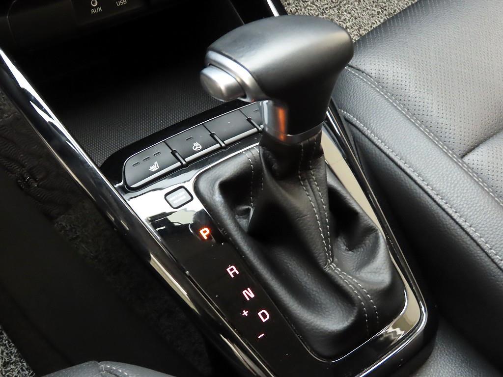 KIA Stonic - Vista 10