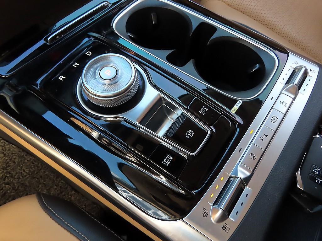 KIA Carnival - Vista 11