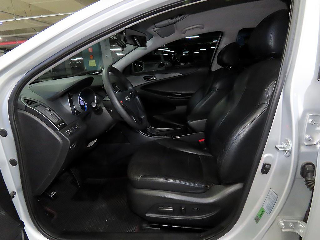 HYUNDAI Sonata - Vista 6