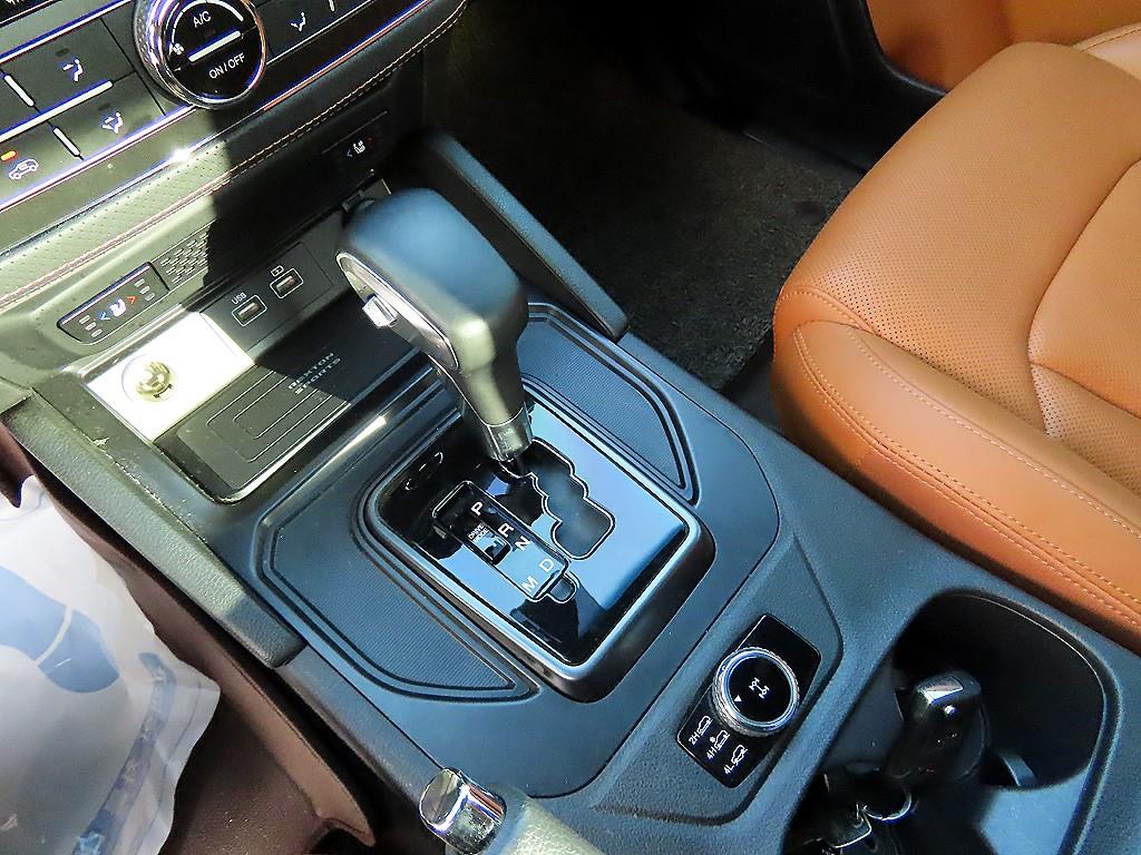 Ssangyong Rexton - Vista 10