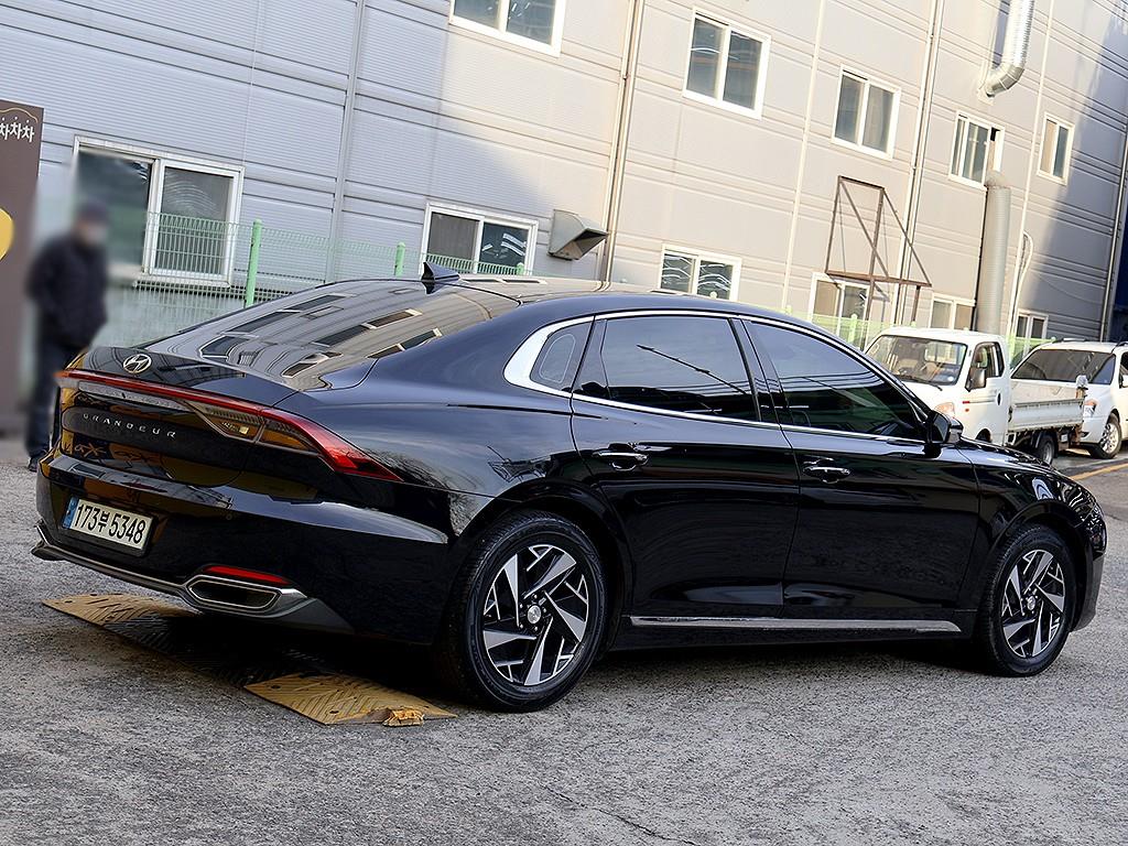 HYUNDAI Grandeur - Vista 7