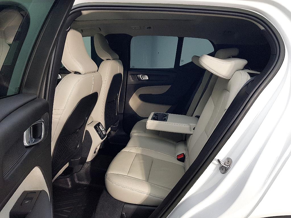 Volvo XC40 - Vista 9