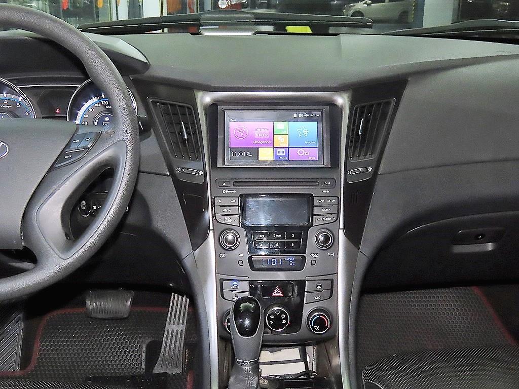 HYUNDAI Sonata - Vista 11