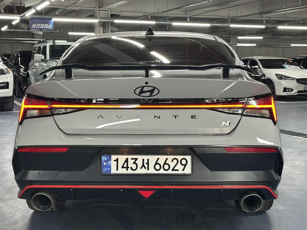 HYUNDAI Avante - Vista 4