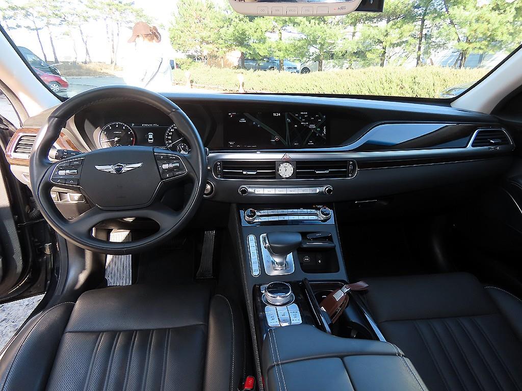 Genesis G90 - Vista 7