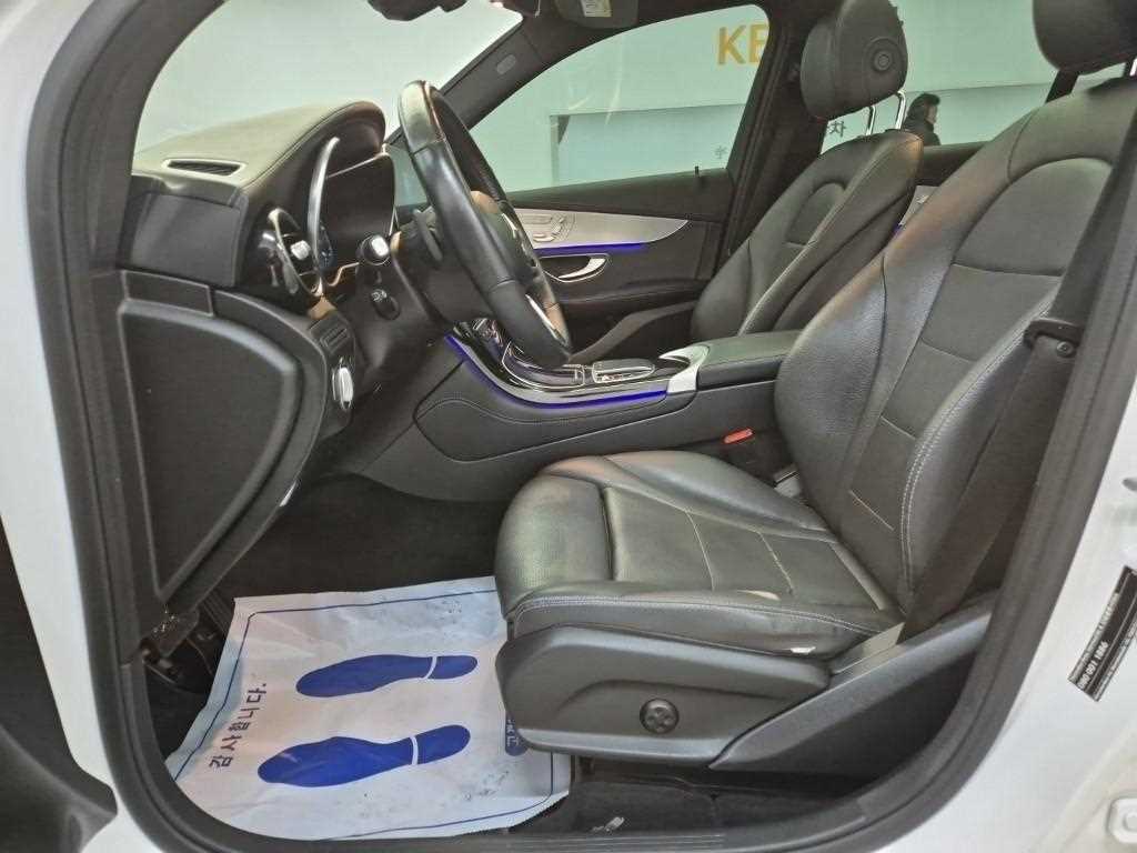 Mercedes Benz GLC Class - Vista 11