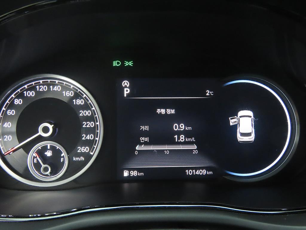 Genesis GV70 - Vista 8