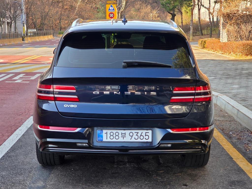 Genesis GV80 - Vista 4