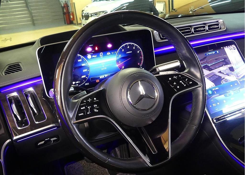 Mercedes Benz S Class - Vista 12