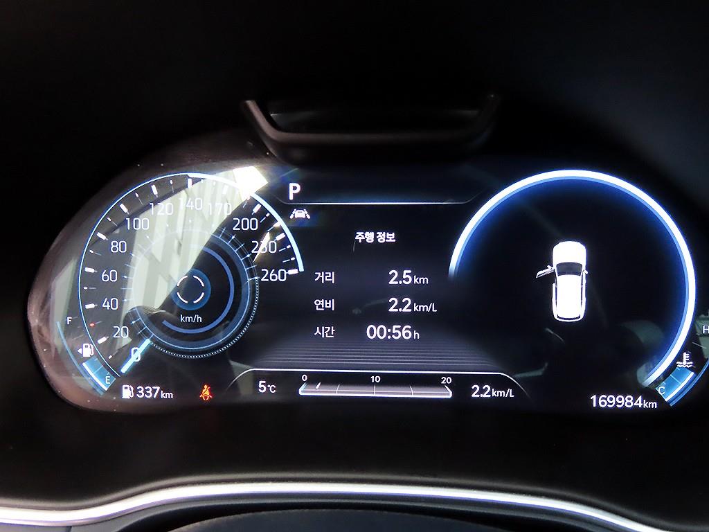 Genesis GV80 - Vista 9