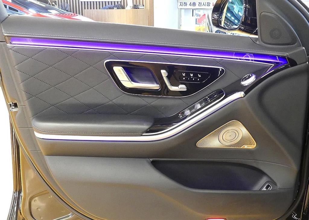 Mercedes Benz S Class - Vista 11