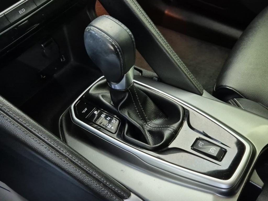 SAMSUNG QM6 - Vista 10