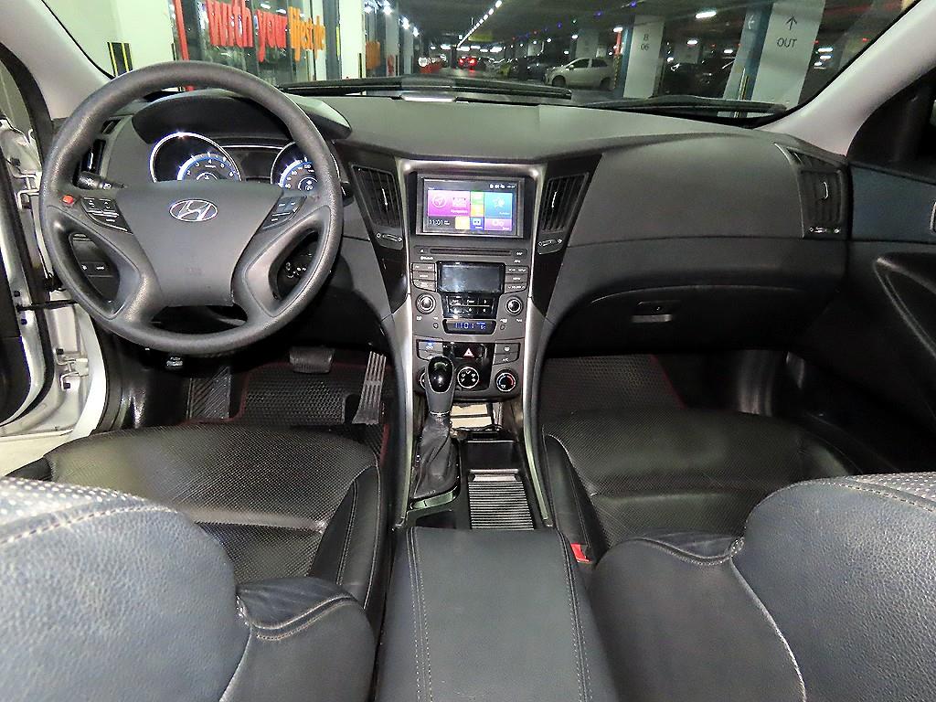 HYUNDAI Sonata - Vista 10