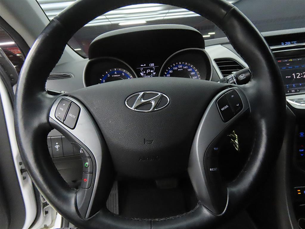 HYUNDAI Avante - Vista 8
