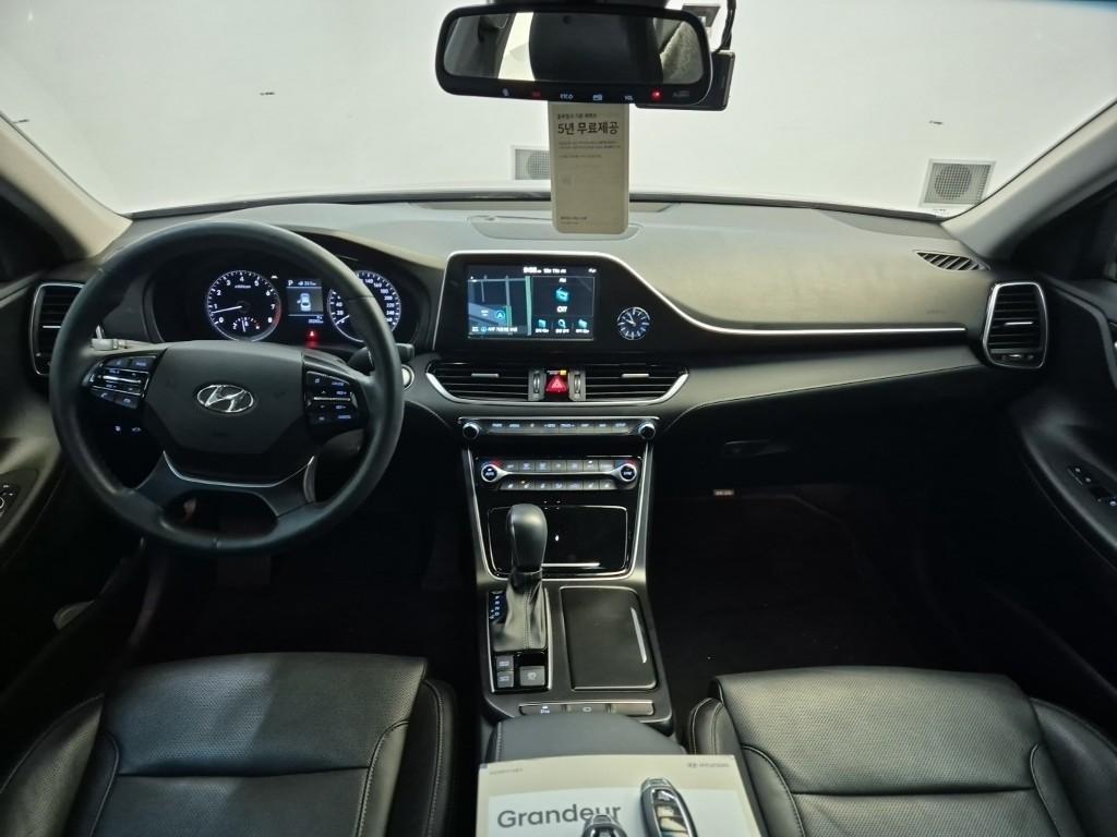 HYUNDAI Grandeur - Vista 7