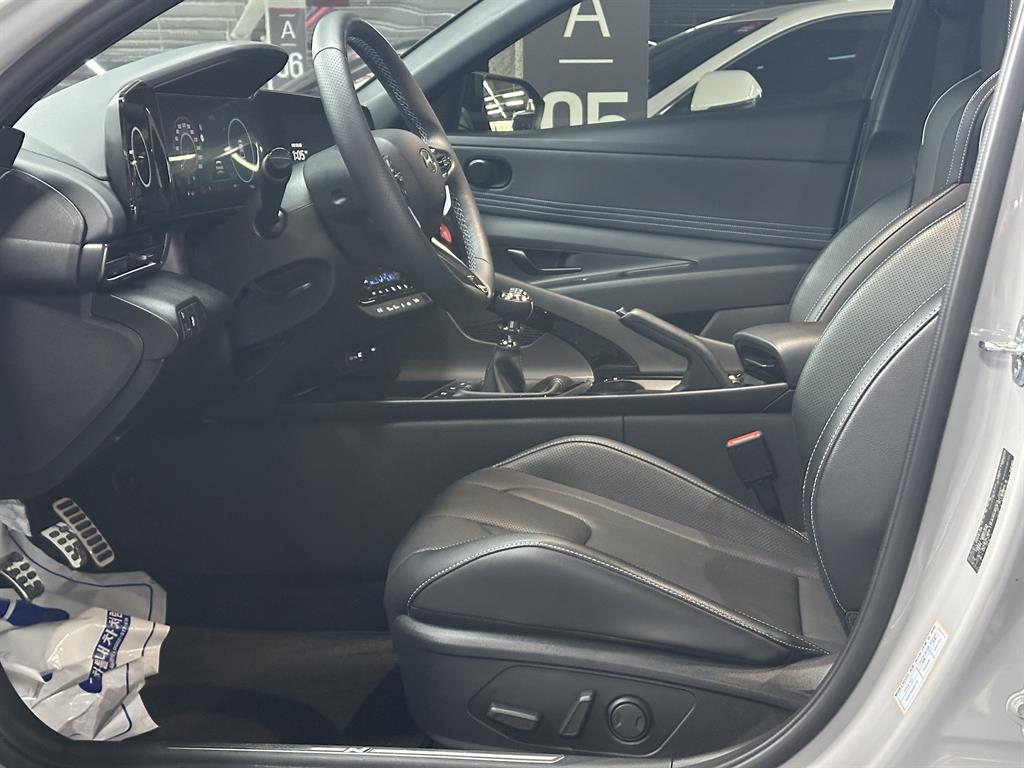 HYUNDAI Avante - Vista 7