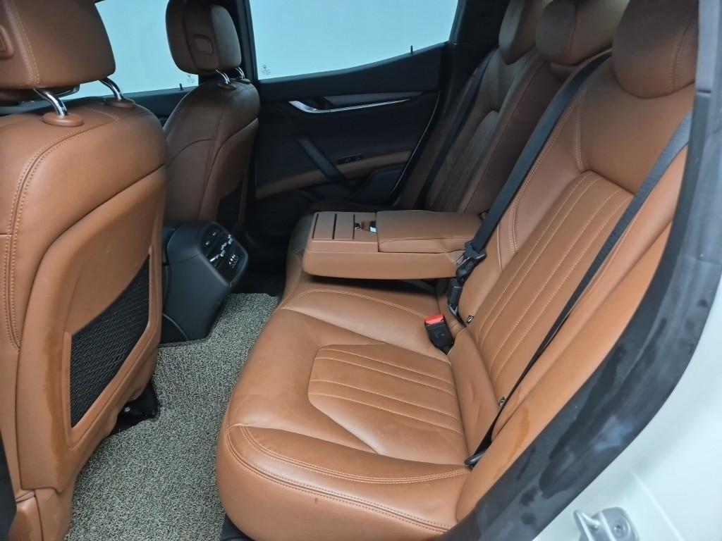 Maserati Ghibli - Vista 12