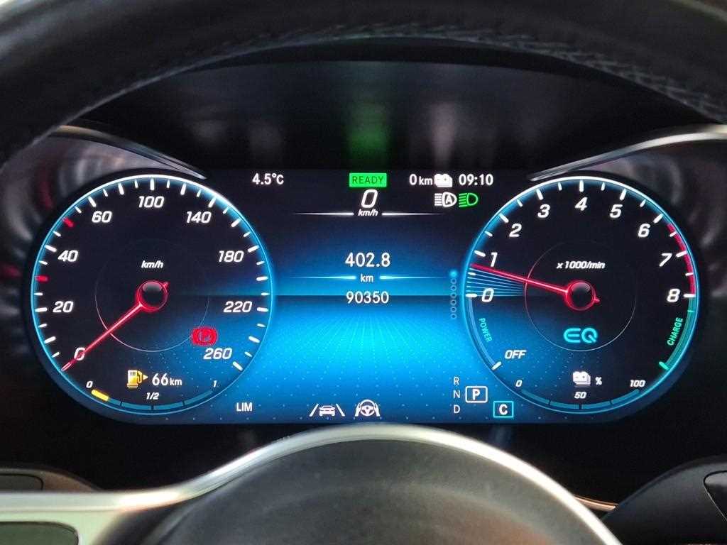 Mercedes Benz GLC Class - Vista 6