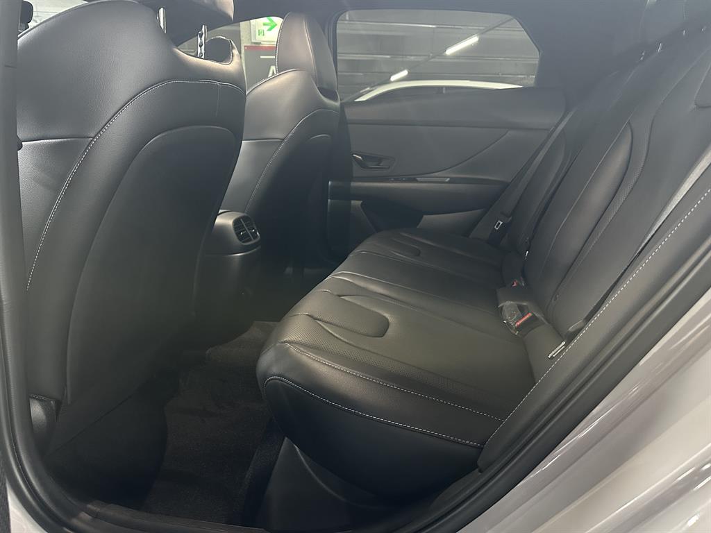 HYUNDAI Avante - Vista 8