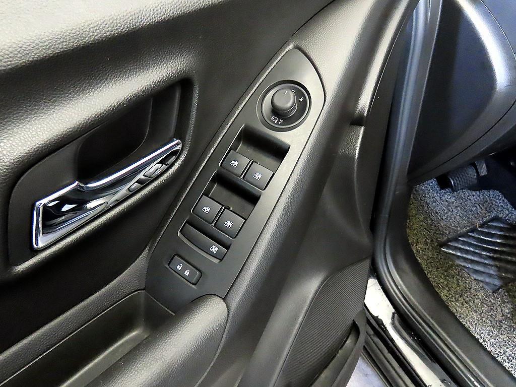 Chevrolet Trax 2018 Negro - Importación desde Corea - HF Imports Iquique - Foto 13