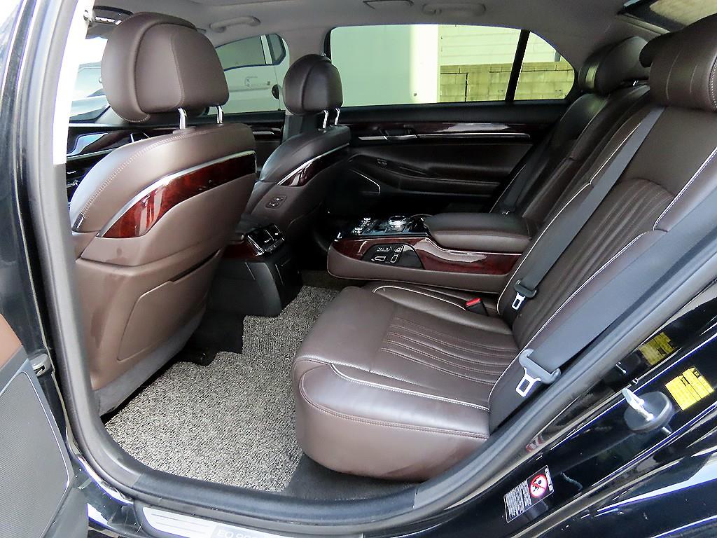 Genesis EQ900 - Vista 6