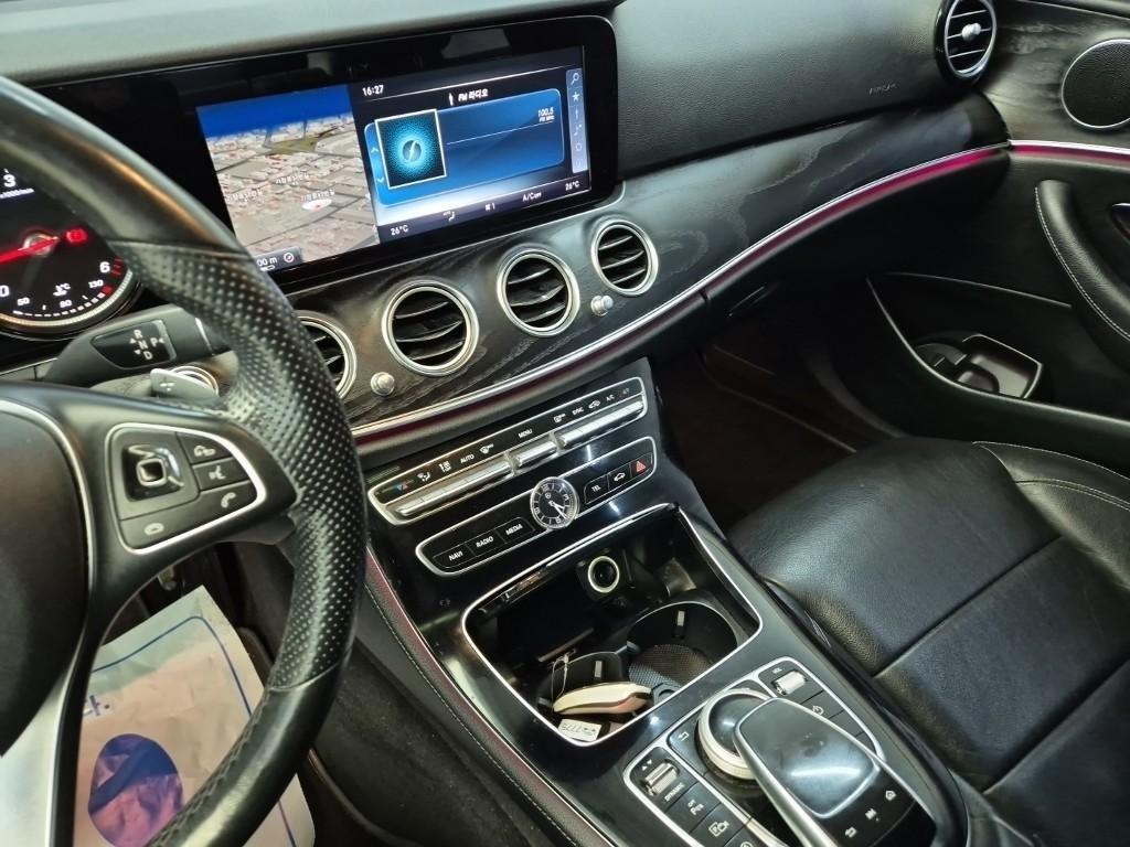 Mercedes Benz E class - Vista 10