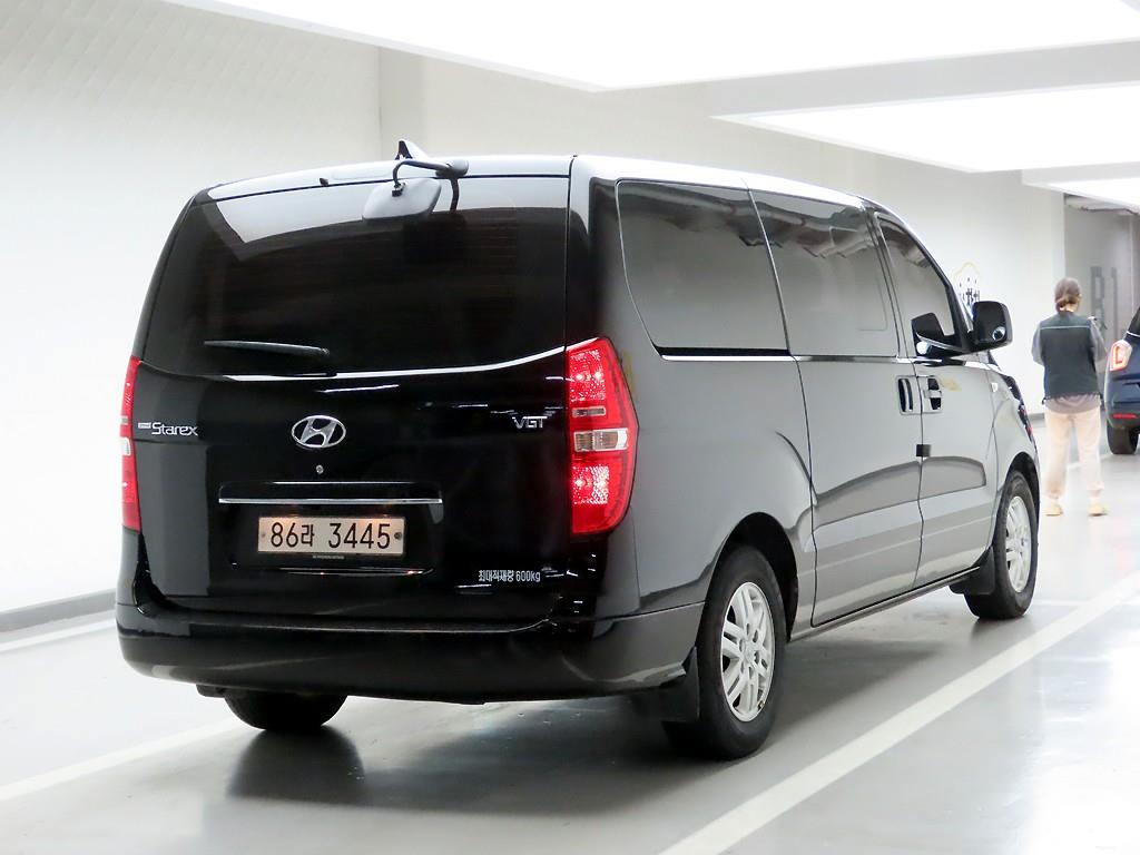 HYUNDAI Starex - Vista 4
