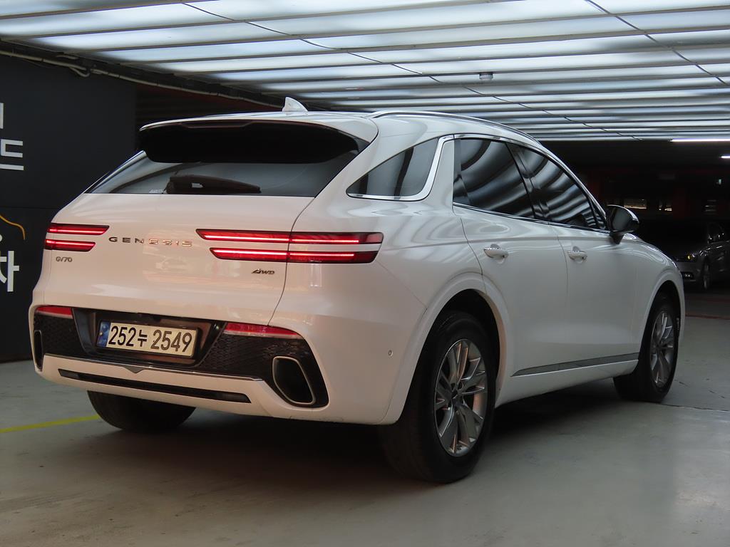 Genesis GV70 - Vista 4
