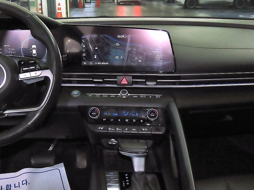 HYUNDAI Avante - Vista 11