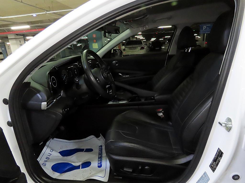 HYUNDAI Avante - Vista 6