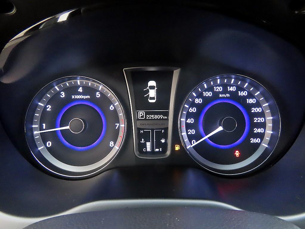 HYUNDAI Grandeur - Vista 9