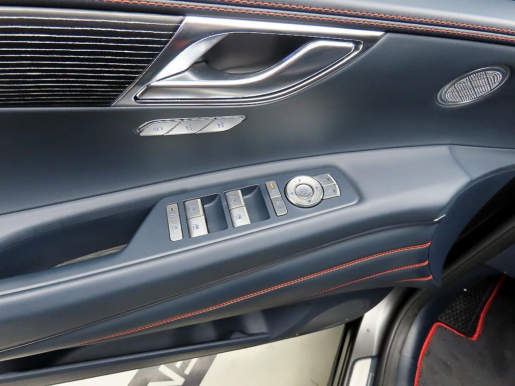 Genesis GV80 - Vista 11