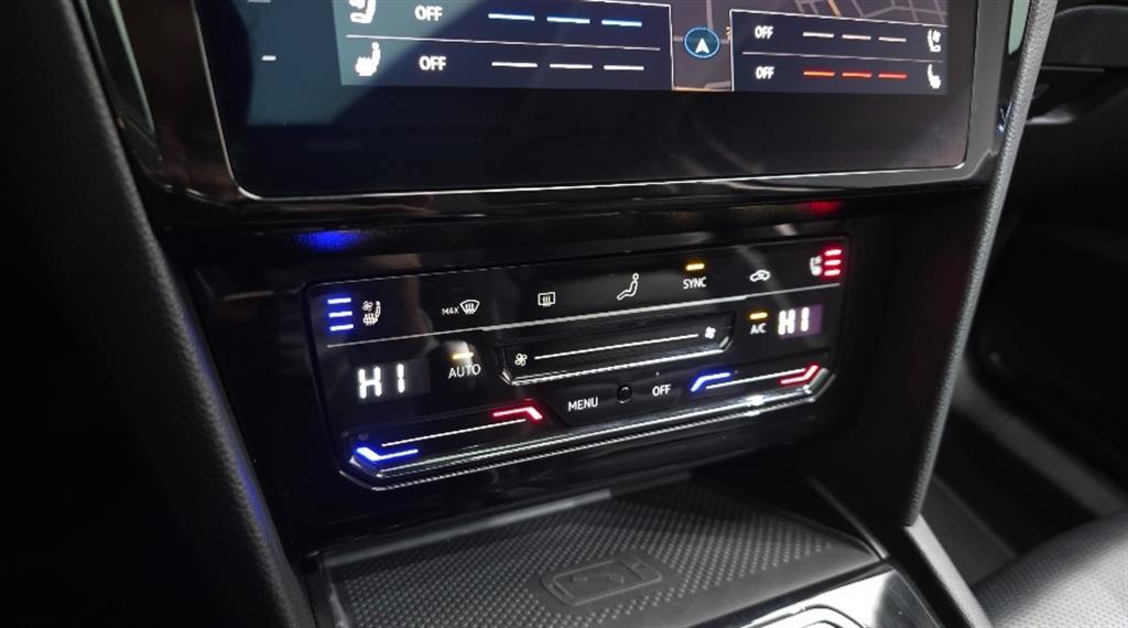 Volkswagen Passat 2022 Negro - Importación desde Corea - HF Imports Iquique - Foto 18