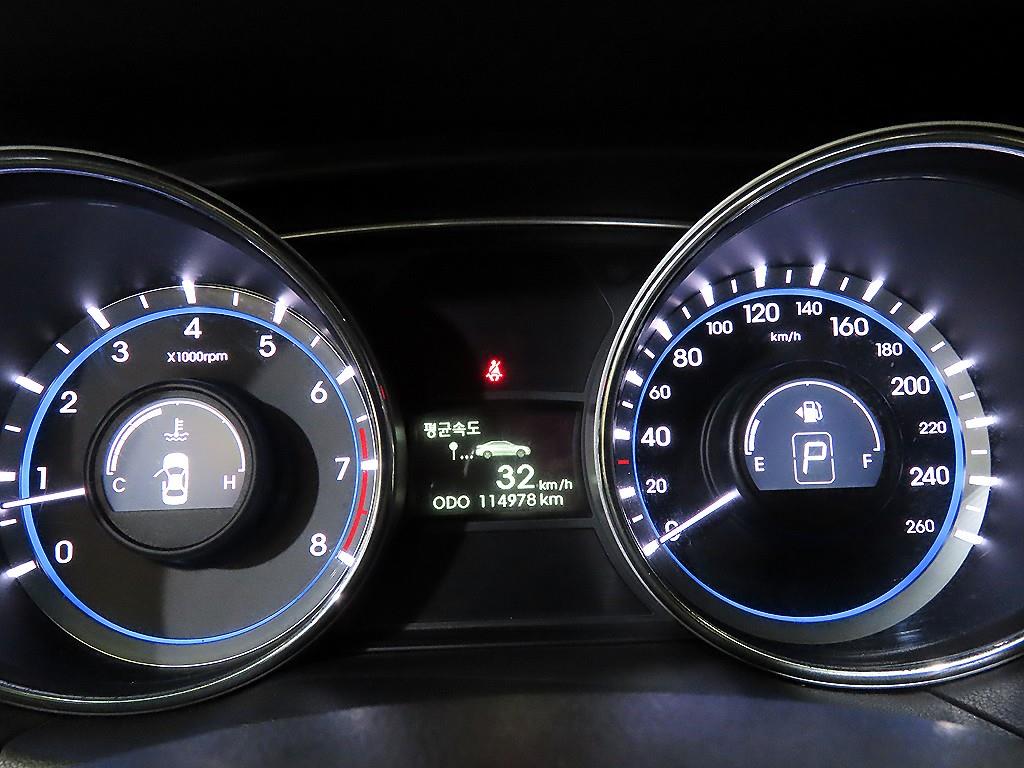 HYUNDAI Sonata - Vista 9