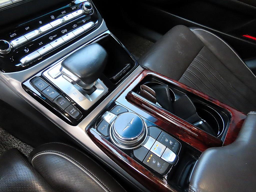 Genesis EQ900 - Vista 11