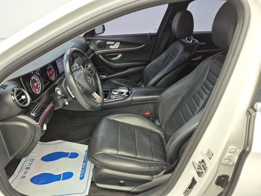 Mercedes Benz E class - Vista 11