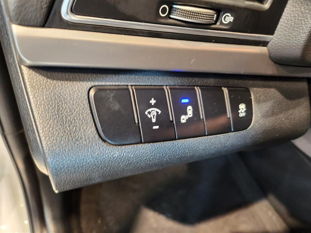 HYUNDAI Avante - Vista 11