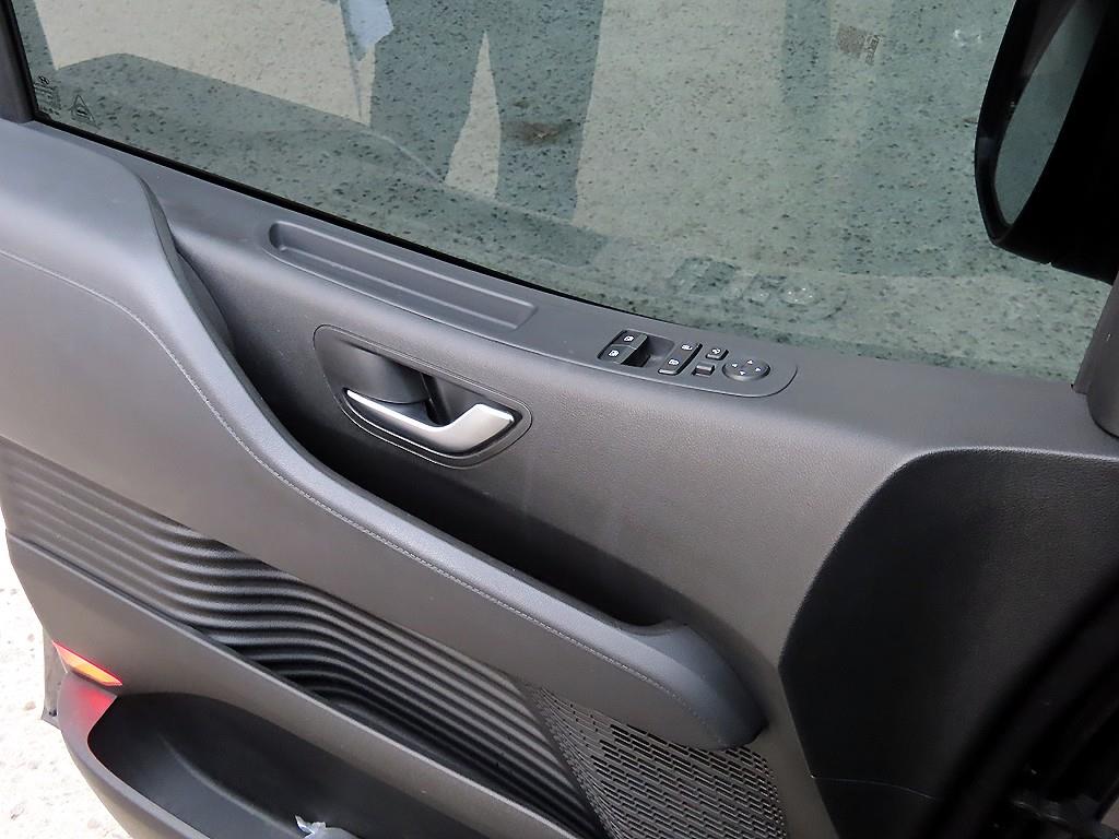 HYUNDAI Staria - Vista 12